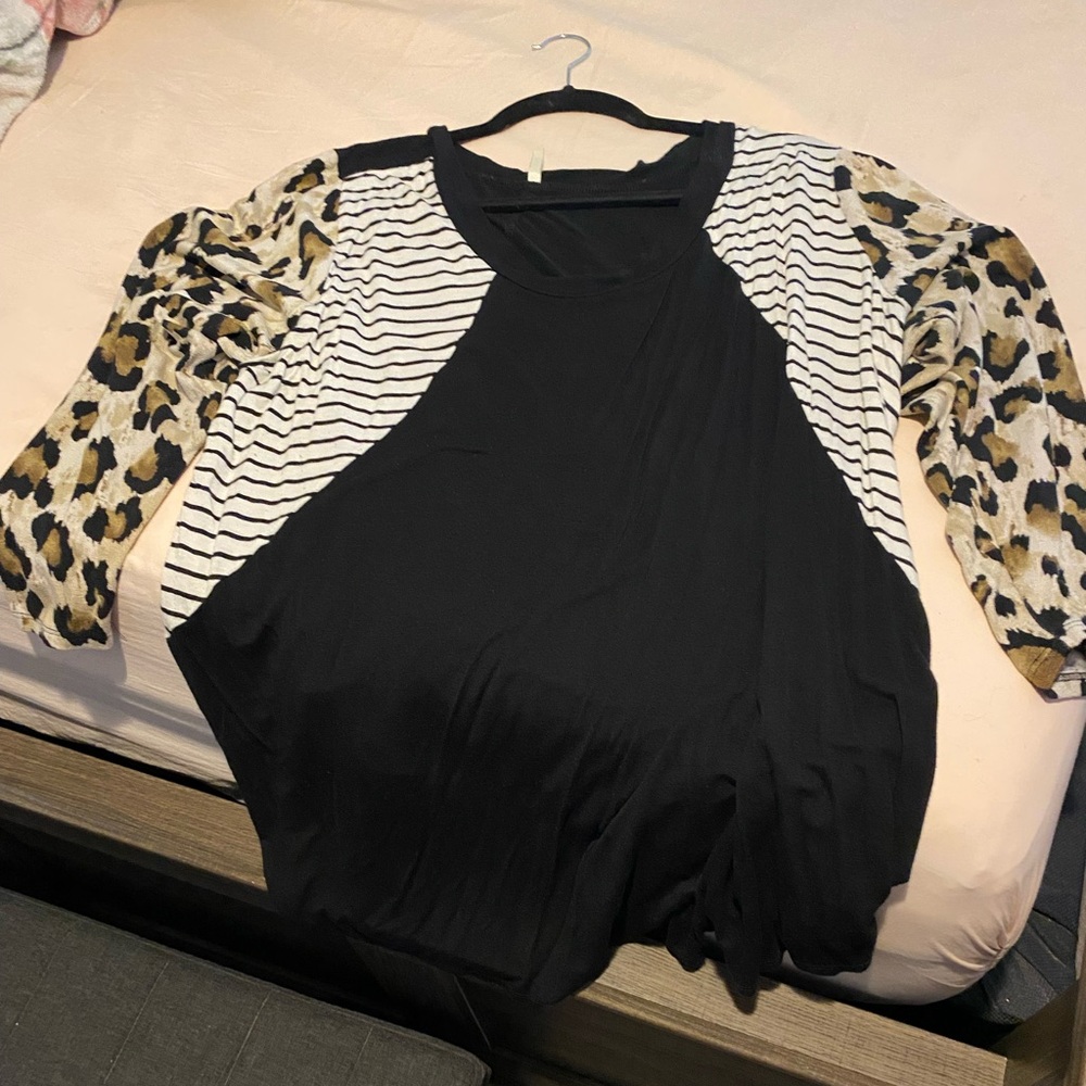 Ladies Blouse size XL quarter sleeves